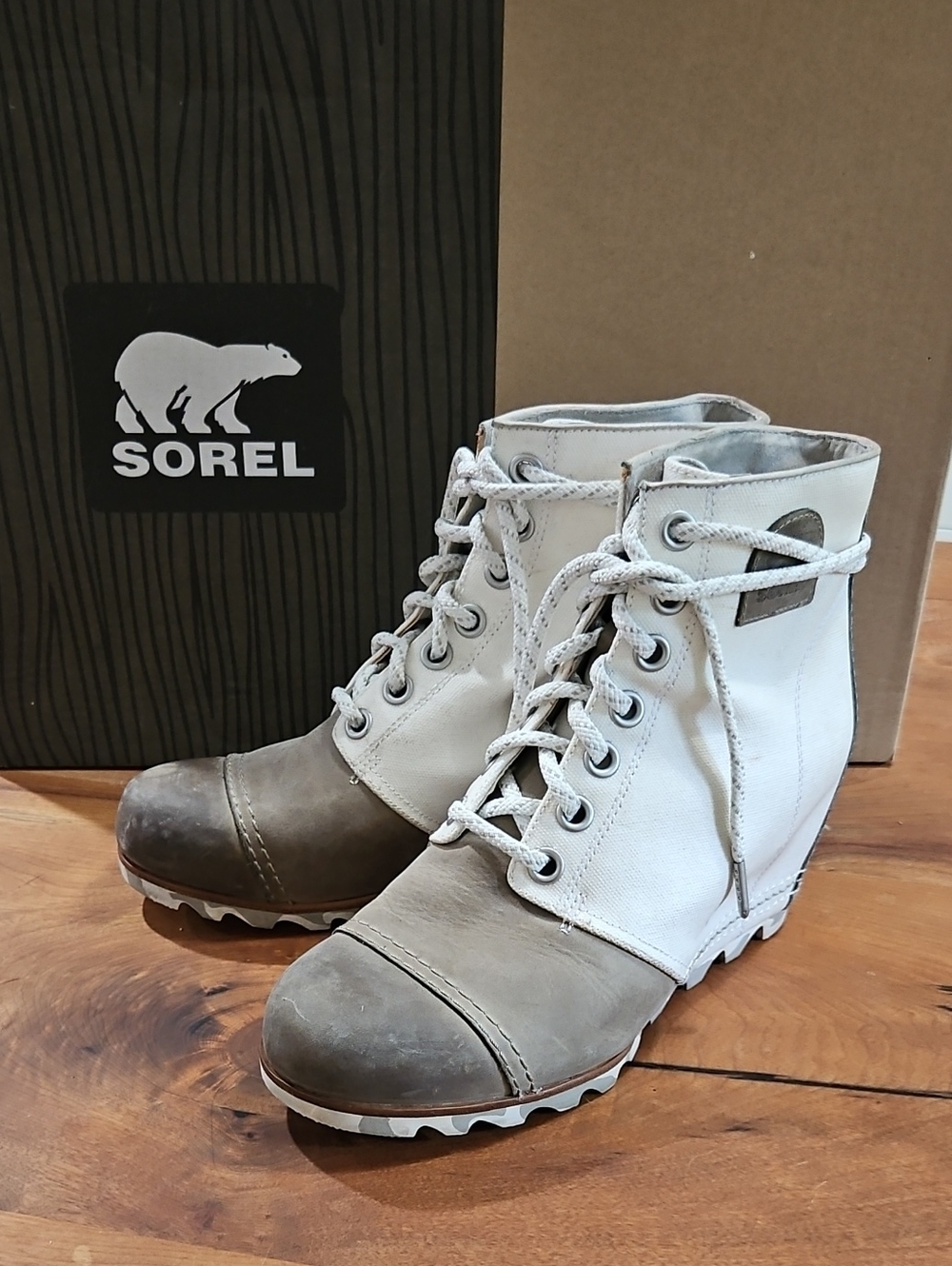 Sorel Women’s Size 10 Joan of Arctic Wedge PDX 1964 Ankle Boots White Gray